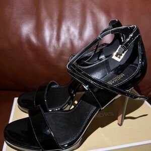 NEW! Michael Kors Women’s Glossy Open Toe Black Heels Size 10